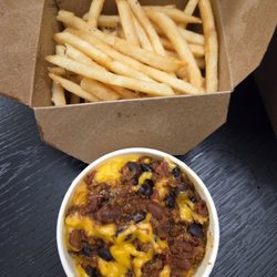 Vujee Vegan - Chili Cheeze Shoestring Fries