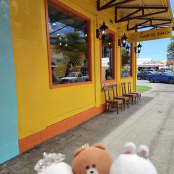 The Sunrise Shack - Storefront along Kapahulu Avenue - Coffee & Tea Near Me - Honolulu, Hawaii The Sunrise Shack - Storefront along Kapahulu Avenue - Coffee & Tea Near Me - Honolulu, Hawaii