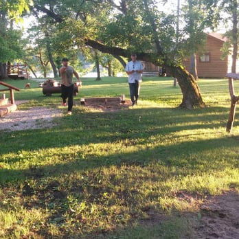 Eagle Nest Resort - Horse shoes after a day of fishing - Guest Houses Near Me