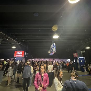 Rogers Centre - Stadiums & Arenas Near Me - Toronto, Ontario
