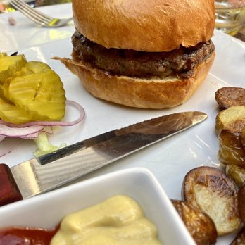 909 Coffee & Wine - Burger - Wine Bars Near Me - Burien, Washington