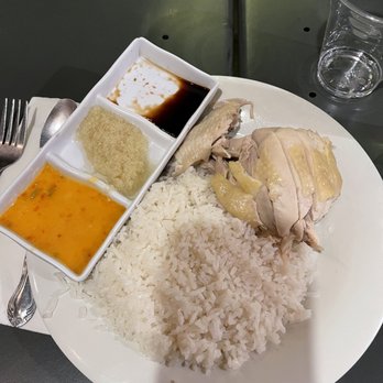 Savoy Kitchen - Hainan chicken rice plate with dark meat - Asian Fusion Near Me - Alhambra, California