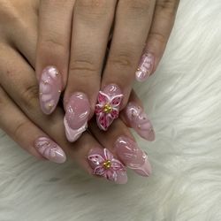 Royal Nails & Spa - Floral