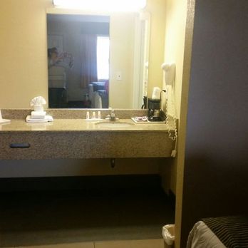 Ramada by Wyndham Flagstaff East - Bathroom - Hotels Near Me - Flagstaff, Arizona