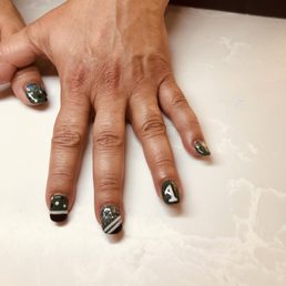 This is what T did on my nails!! Awesome I absolutely LOVE IT!! This is what T did on my nails!! Awesome I absolutely LOVE IT!!