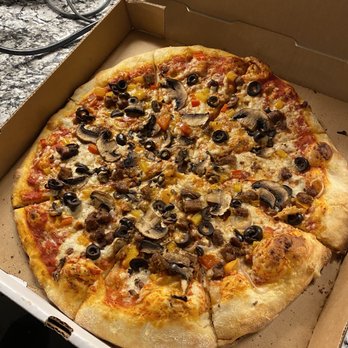 Li'l Nonna's - 14" Supreme Pizza - Pizza Near Me - Austin, Texas