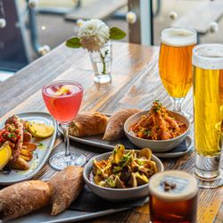 Alaro Craft Brewery, Restaurant & Cocktail Bar - Beautiful food, beer made here, and killer craft cocktails!
