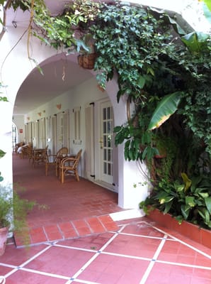 Hotel Hurricane by null