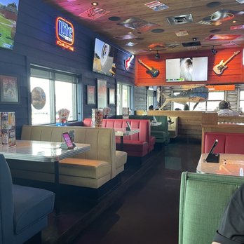 Bubba's 33 - Inside - Sports Bars Near Me - Tampa, Florida