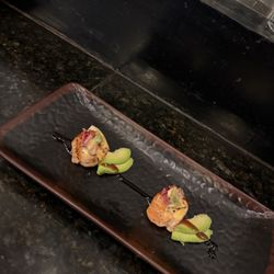 Omatase Japanese Kitchen - Tuna (2 Pieces)