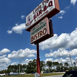 Little Pigs Bar-B-Q - Outside