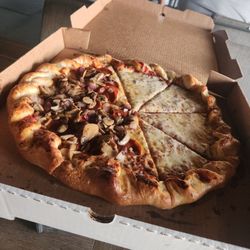 Doc & Shree’s Pizza Pub - Half cheese, half pepperoni/onions and mushrooms