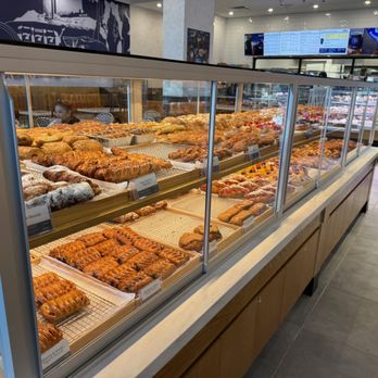 Paris Baguette - One case of pastries. - Bakeries Near Me - Las Vegas, Nevada Paris Baguette - One case of pastries. - Bakeries Near Me - Las Vegas, Nevada
