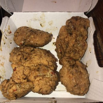 Buffalo Wild Wings - Garlic Parmesan no sauce - American Near Me - Arvada, Colorado