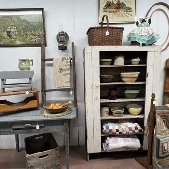 Bless This Mess - Antiques Near Me - Dundee, Florida