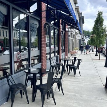 Tomo Asian Fusion - Al fresco dining - Asian Fusion Near Me - Poughkeepsie, New York