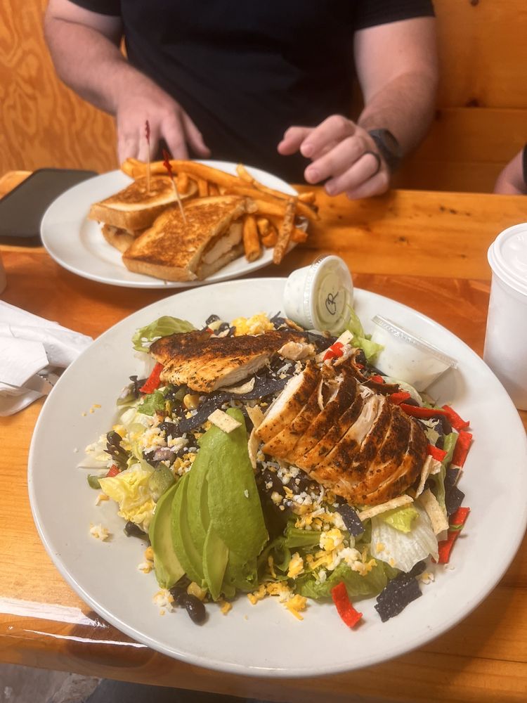 EDDIE’S GRILL Updated September 2024 203 Photos & 259 Reviews 2970 S 4th Ave, Yuma