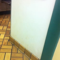 Pizza Hut - Dirty Walls