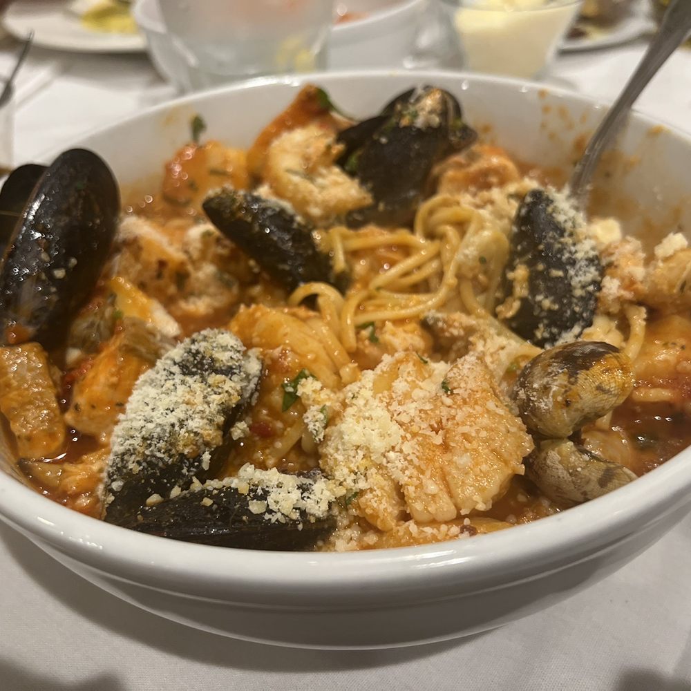 Barolo Cafe - Seafood Linguine - Italian Near Me - Tustin, California Barolo Cafe - Seafood Linguine - Italian Near Me - Tustin, California