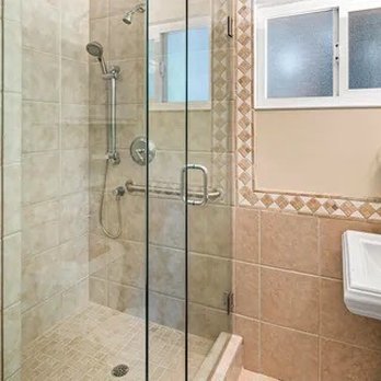 EZ Baths - Master bath before - General Contractors Near Me - Hayward, California