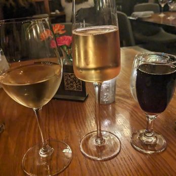 Pairings Bistro - Sweet wine flight, from Lto R is Oliver Cherry Moscato (very sweet), Villa Jolanda Moscato (a bit try for my taste & bubbly), & Quinta Port - Tapas Bars Near Me - Bel Air, Maryland