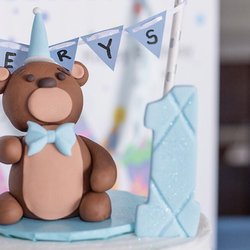 Dessert Divas - Bear decoration