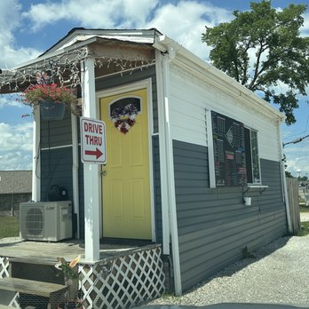 Midway Coffee - the front of a small coffee shop - Coffee & Tea Near Me - Saint Robert, Missouri
