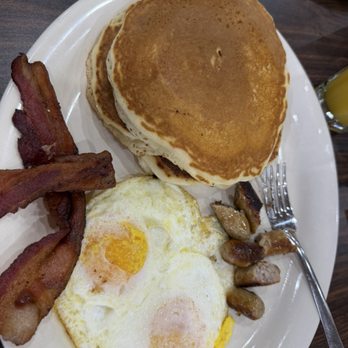 Harvest Cafe - Breakfast & Brunch Near Me - North Las Vegas, Nevada