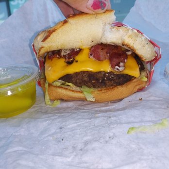Frosty Queen - Bacon cheeseburger with hot peppers and ranch - Burgers Near Me - Sacramento, California Frosty Queen - Bacon cheeseburger with hot peppers and ranch - Burgers Near Me - Sacramento, California
