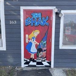 The Shack - Front of store with a cute picture! Love this BONG shop