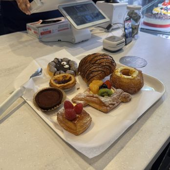 Paris Baguette - Pastry's - Bakeries Near Me - Columbus, Ohio Paris Baguette - Pastry's - Bakeries Near Me - Columbus, Ohio