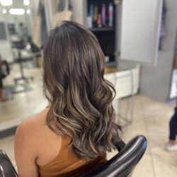 iSalon - Hair curls and color by Hannah!