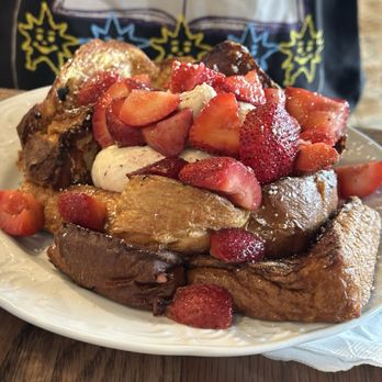 The White Sheep - Strawberry cheesecake French toast - Breakfast & Brunch Near Me - Naperville, Illinois