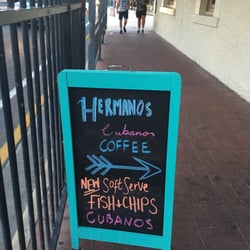 Hermanos Cubanos - Watch out for the sign.