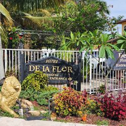 De La Flor Gardens