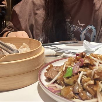 Mei Lai Xuan - 6 Piece Soup Dumpling & beef ho fun & HK milk tea (too sweet) - Cantonese Near Me - New York, New York