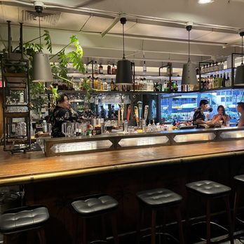 Aloha Steak House - The bar - Steakhouses Near Me - Honolulu, Hawaii