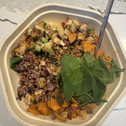 Salad with greens, grains, tofu and veggies!
