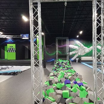 Defy - Zipline - Trampoline Parks Near Me - Eugene, Oregon