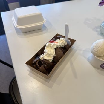 Sweet Fix Creamery - The Classic Brownie with French Chocolate Ice Cream - Desserts Near Me - Bakersfield, California Sweet Fix Creamery - The Classic Brownie with French Chocolate Ice Cream - Desserts Near Me - Bakersfield, California