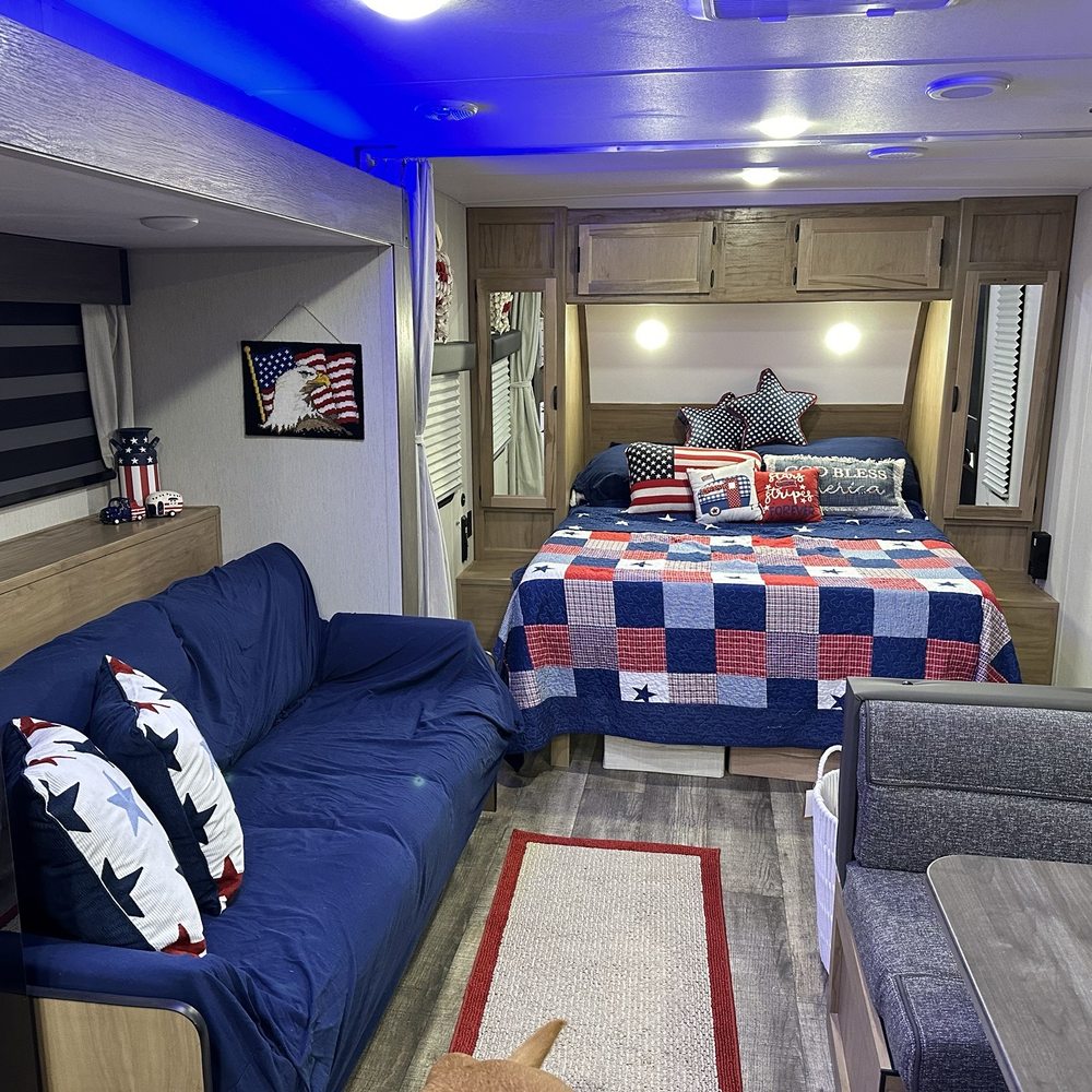 Kunes RV - RV Dealers Near Me - Lake Mills, Wisconsin Kunes RV - RV Dealers Near Me - Lake Mills, Wisconsin