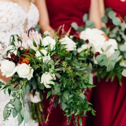 Willow and Birch Florist & Gift shop - Stunning Bridal Bouquet