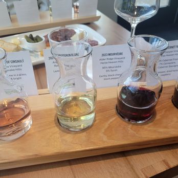 Spruce Hill Winery - Wine Tasting Room Near Me - Gig Harbor, Washington