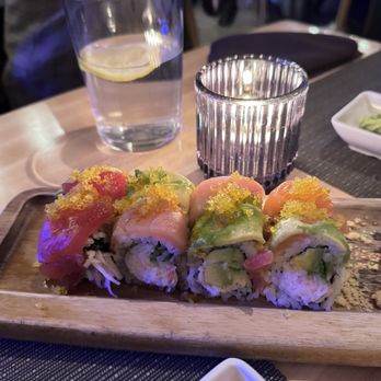 O-Ku - Rainbow roll - Sushi Bars Near Me - Greenville, South Carolina O-Ku - Rainbow roll - Sushi Bars Near Me - Greenville, South Carolina