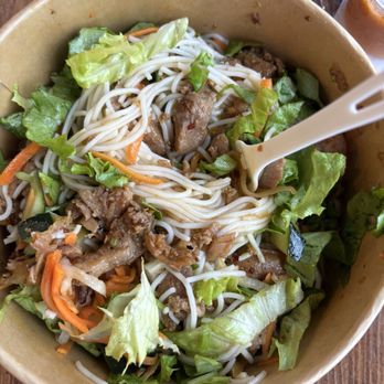 Mi Sant - Lemongrass chicken bowl - Bakeries Near Me - Roseville, Minnesota