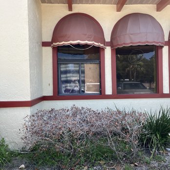 El Ranchito - This is one of the windows looking into the dining room - Mexican Near Me - Lady Lake, Florida