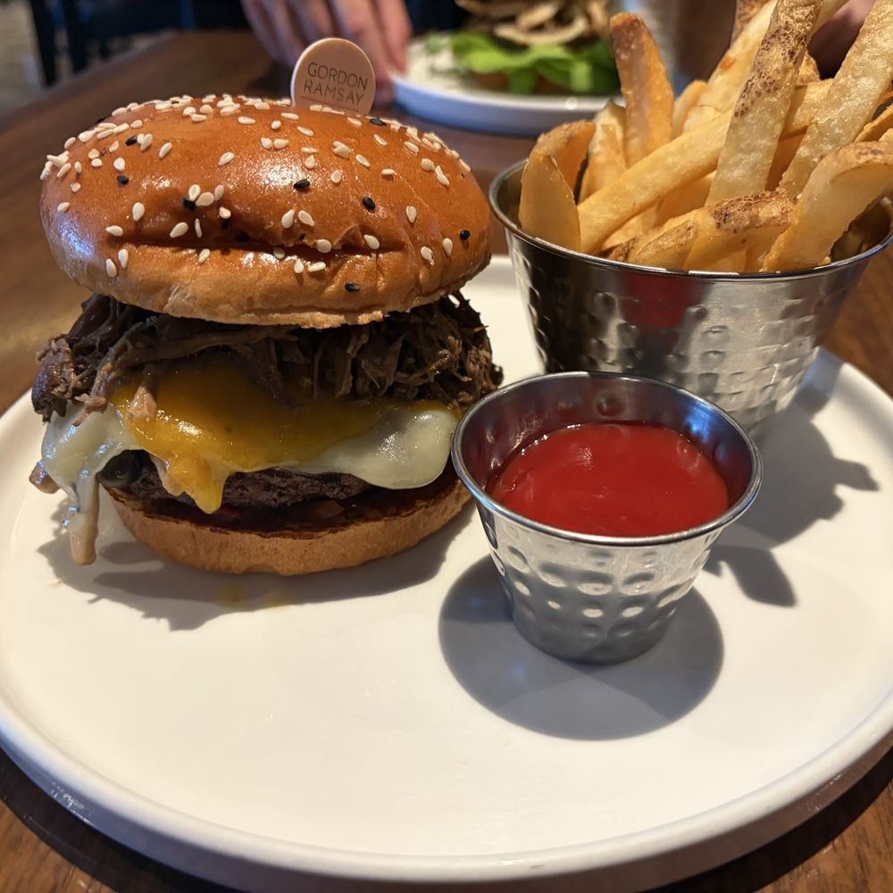 Gordon Ramsay Burger - Idiot Burger - Burgers Near Me - Las Vegas, Nevada Gordon Ramsay Burger - Idiot Burger - Burgers Near Me - Las Vegas, Nevada