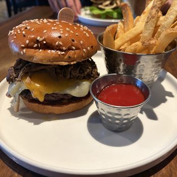 Gordon Ramsay Burger - Idiot Burger - Burgers Near Me - Las Vegas, Nevada Gordon Ramsay Burger - Idiot Burger - Burgers Near Me - Las Vegas, Nevada