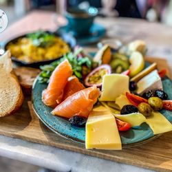 Café Elena - Consequent Salmon - 27 CZH
