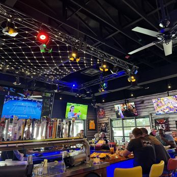 BUBBA’S 33 - Updated October 2025 - 173 Photos & 83 Reviews - 4120 Portsmouth Blvd, Chesapeake